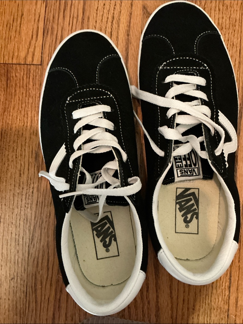 Vans Black and White Low-Top Off the Wall sneakers size men’s 8.5
